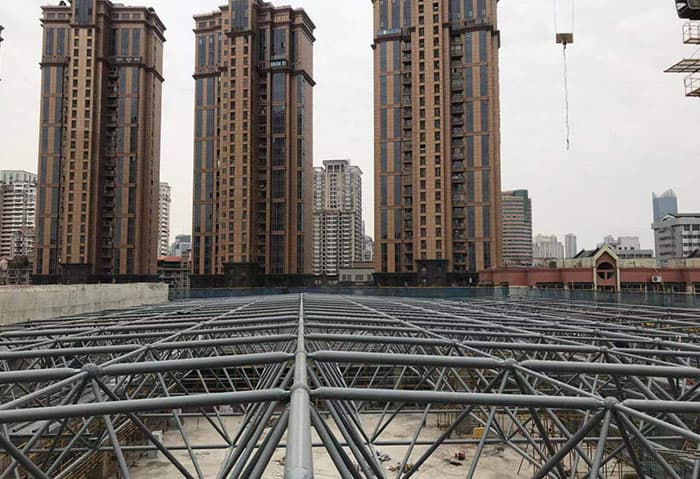 自贡螺栓球网架结构