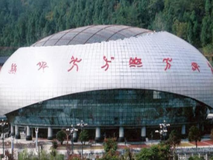 自贡体育中心球形网架加工安装